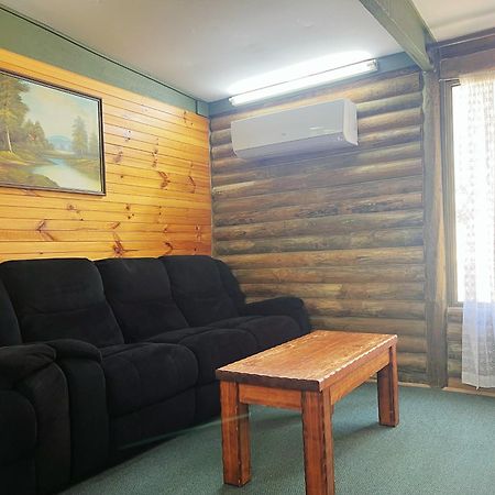Lakes Entrance Log Cabins 外观 照片